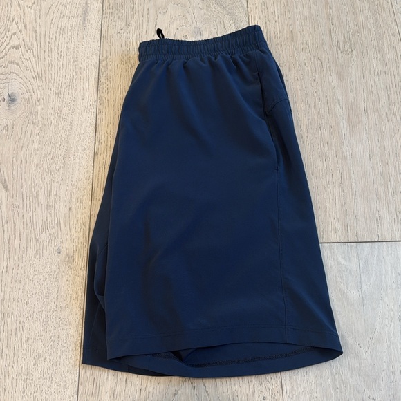 Zella Activewear Drawstring Waist Bermuda Shorts in Size Medium - Picture 4 of 10